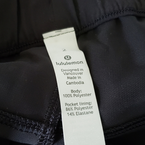 Lululemon Black On The Fly 7/8 Pants Woven Sz 2 - Picture 5 of 5